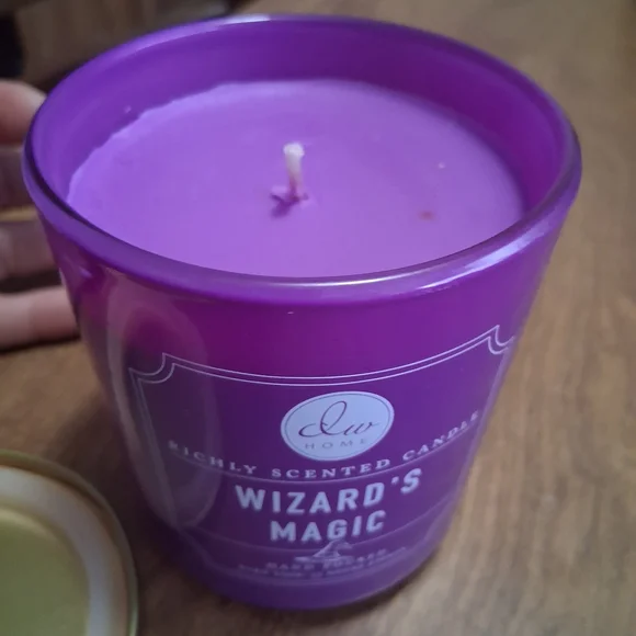 DW Home Purple Scented Candle - Wizard's Magic - Picture 3 of 3